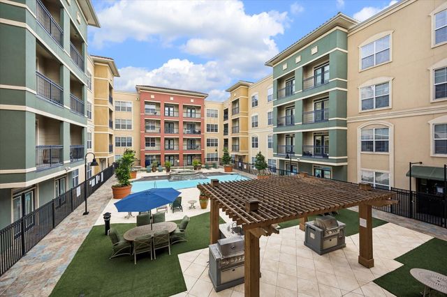 1711 Old Spanish Trail 202, Houston, TX 77054
