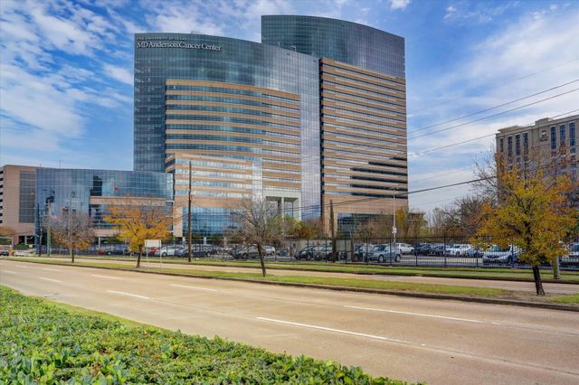 1711 Old Spanish Trail 202, Houston, TX 77054