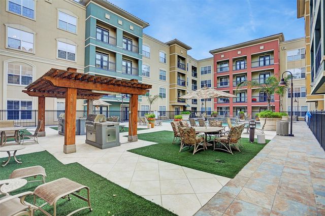 1711 Old Spanish Trail 202, Houston, TX 77054