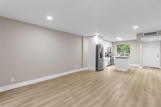 3341 NW 47th Terrace 210, Lauderdale Lakes, FL 33319