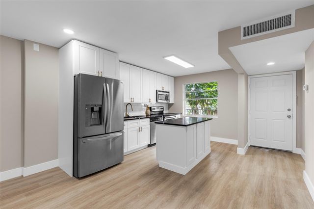 3341 NW 47th Terrace 210, Lauderdale Lakes, FL 33319