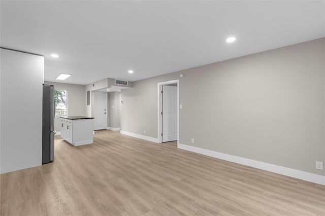 3341 NW 47th Terrace 210, Lauderdale Lakes, FL 33319