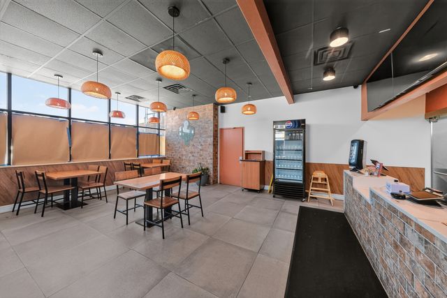 5959 W Diversey Avenue, Chicago, IL 60639