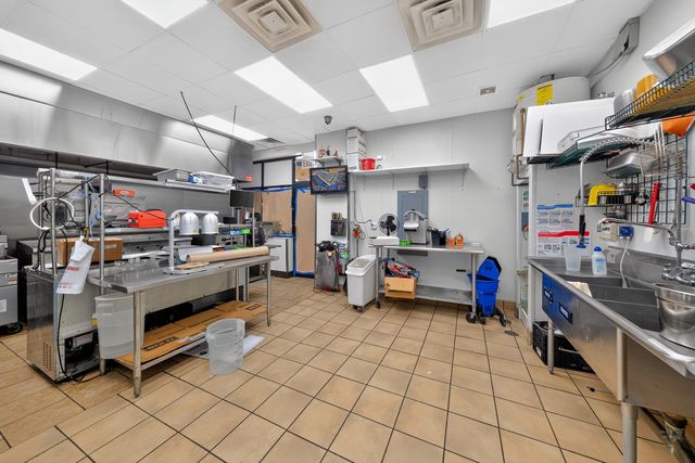 5959 W Diversey Avenue, Chicago, IL 60639
