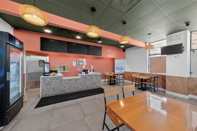 5959 W Diversey Avenue, Chicago, IL 60639