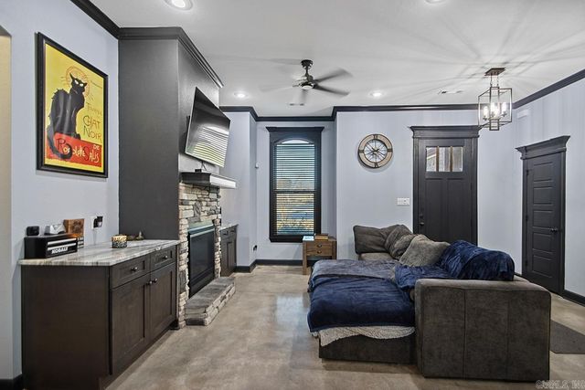 2713 Johnswood Village Drive, Bryant, AR 72022