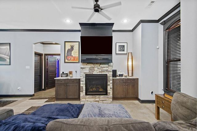 2713 Johnswood Village Drive, Bryant, AR 72022