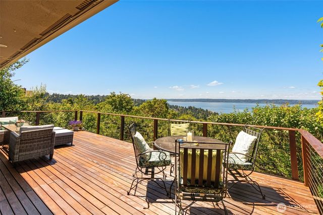 8447 42nd Avenue SW, Seattle, WA 98136