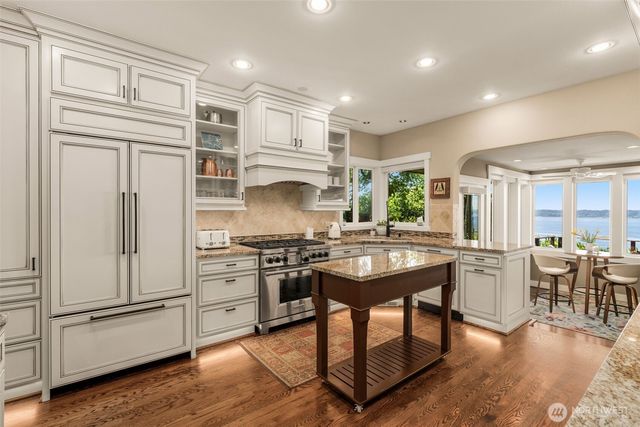8447 42nd Avenue SW, Seattle, WA 98136