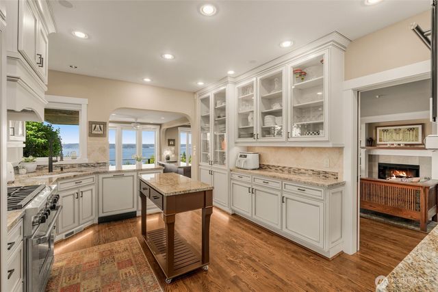 8447 42nd Avenue SW, Seattle, WA 98136