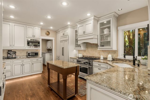 8447 42nd Avenue SW, Seattle, WA 98136