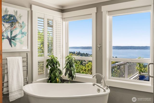 8447 42nd Avenue SW, Seattle, WA 98136
