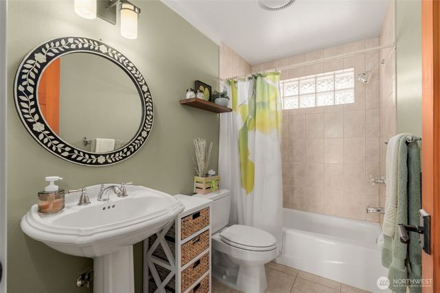 8447 42nd Avenue SW, Seattle, WA 98136