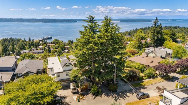 8447 42nd Avenue SW, Seattle, WA 98136