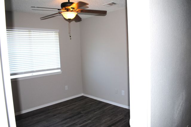 305 N ELM Street, Lancaster, TX 75146