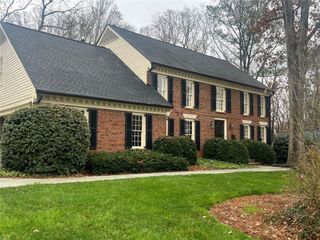 1172 Redfield Ridge, Atlanta, GA 30338