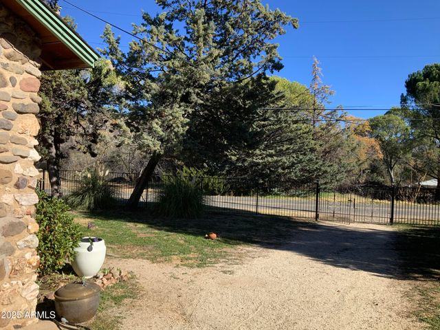 16775 W SHRINE Drive, Yarnell, AZ 85362