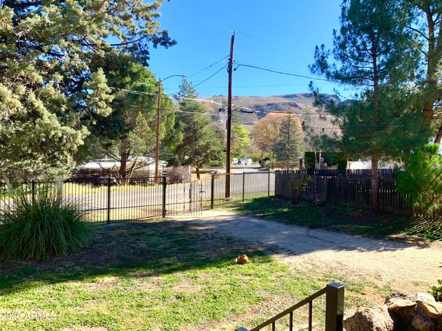 16775 W SHRINE Drive, Yarnell, AZ 85362