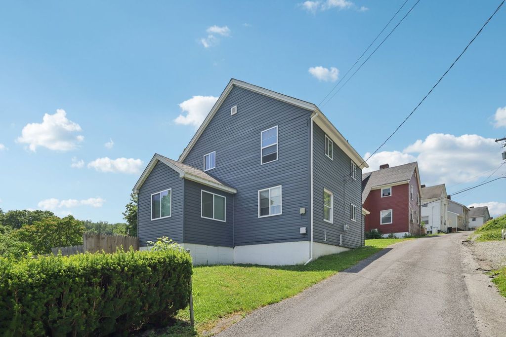 130 Pershing BOULEVARD, Nemacolin, PA 15351
