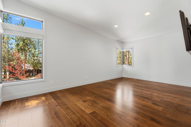 19450 Bainbridge Court, Bend, OR 97702