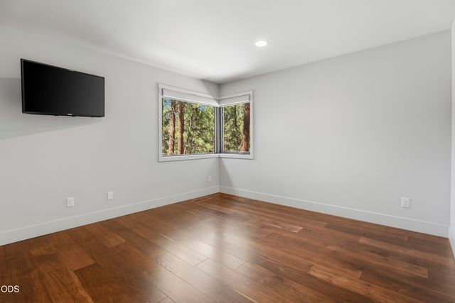 19450 Bainbridge Court, Bend, OR 97702