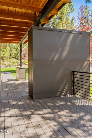 19450 Bainbridge Court, Bend, OR 97702