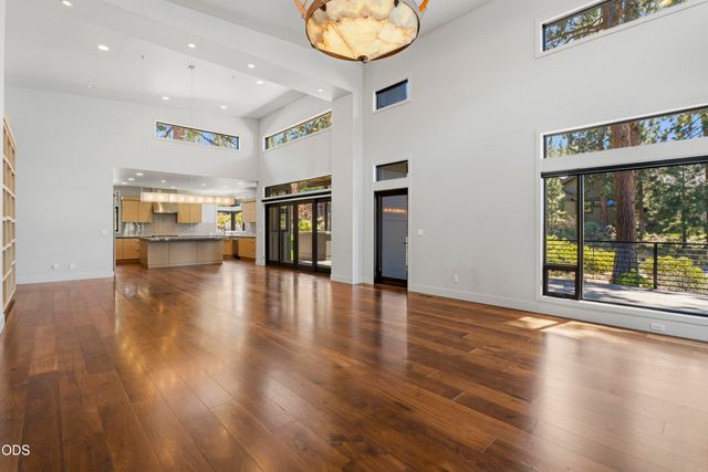 19450 Bainbridge Court, Bend, OR 97702