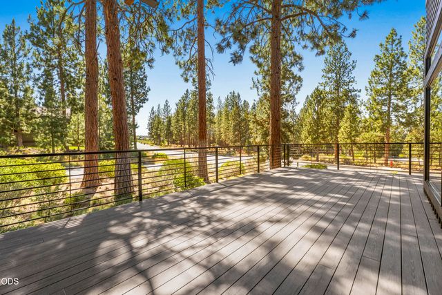 19450 Bainbridge Court, Bend, OR 97702