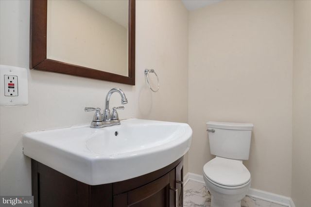 226 COMPASS RD, Baltimore, MD 21221