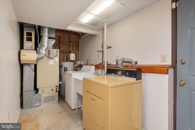 226 COMPASS RD, Baltimore, MD 21221