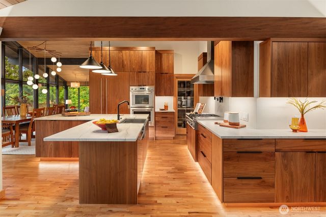 7416 Mercer Terrace Drive, Mercer Island, WA 98040
