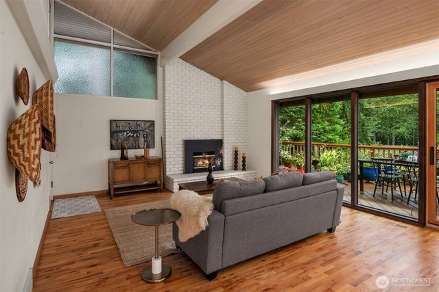7416 Mercer Terrace Drive, Mercer Island, WA 98040