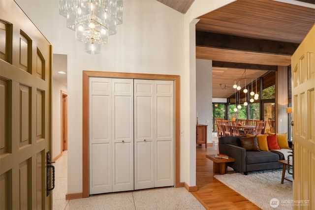 7416 Mercer Terrace Drive, Mercer Island, WA 98040
