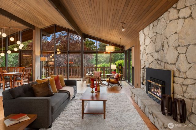 7416 Mercer Terrace Drive, Mercer Island, WA 98040