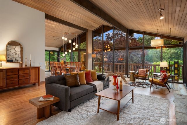 7416 Mercer Terrace Drive, Mercer Island, WA 98040