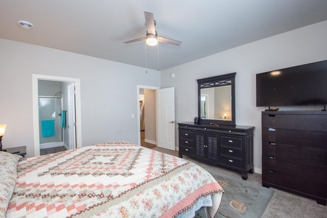 6808 68th Street S, Horace, ND 58047