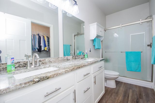 6808 68th Street S, Horace, ND 58047