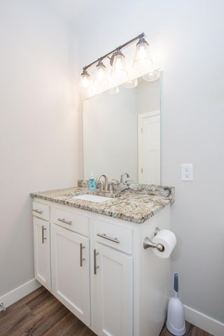 6808 68th Street S, Horace, ND 58047