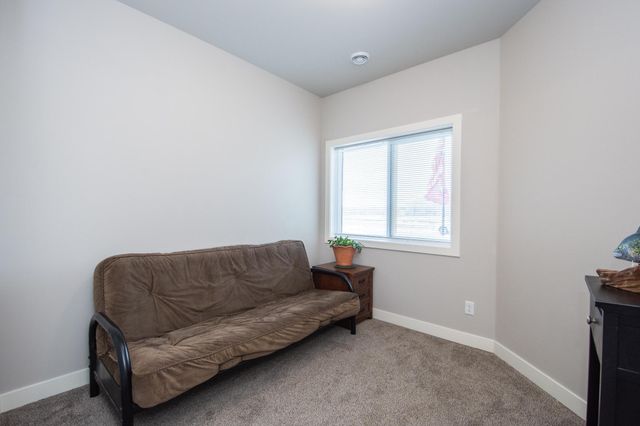 6808 68th Street S, Horace, ND 58047