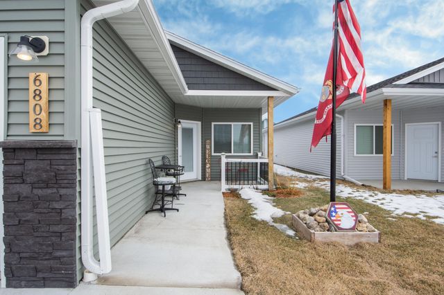 6808 68th Street S, Horace, ND 58047