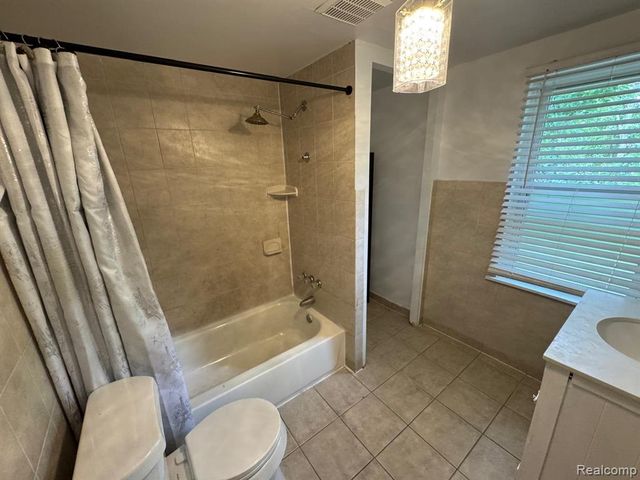 30782 Fairfax Street, Southfield, MI 48076