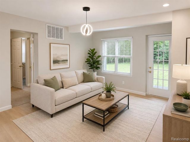30782 Fairfax Street, Southfield, MI 48076