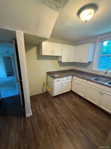 30782 Fairfax Street, Southfield, MI 48076