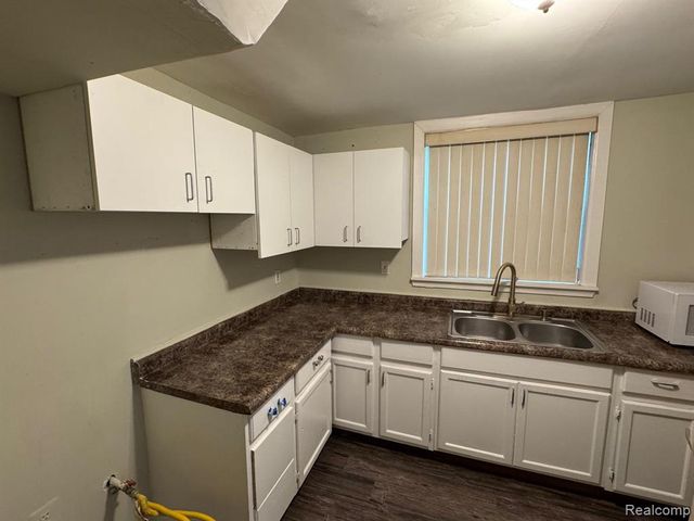 30782 Fairfax Street, Southfield, MI 48076