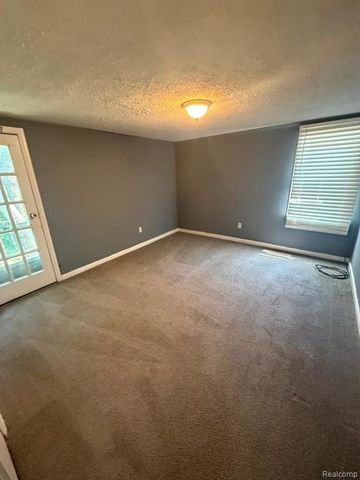 30782 Fairfax Street, Southfield, MI 48076
