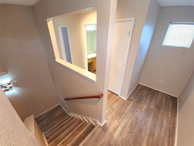 301 Ensenada Plaza, Dallas, TX 75211