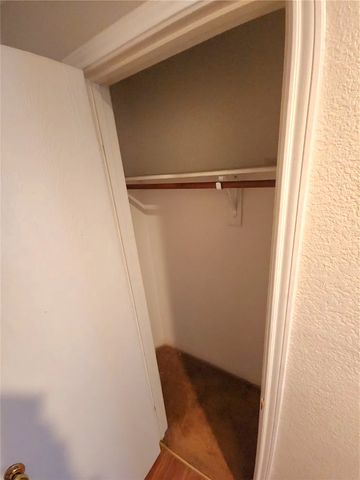 301 Ensenada Plaza, Dallas, TX 75211