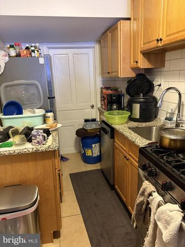 8 RUNNEMEDE AVE, Lansdowne, PA 19050