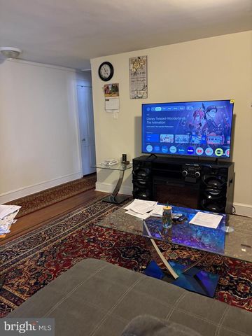 8 RUNNEMEDE AVE, Lansdowne, PA 19050