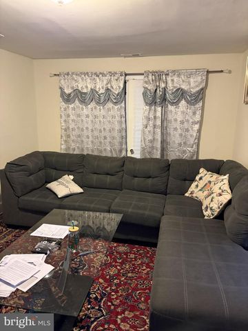 8 RUNNEMEDE AVE, Lansdowne, PA 19050